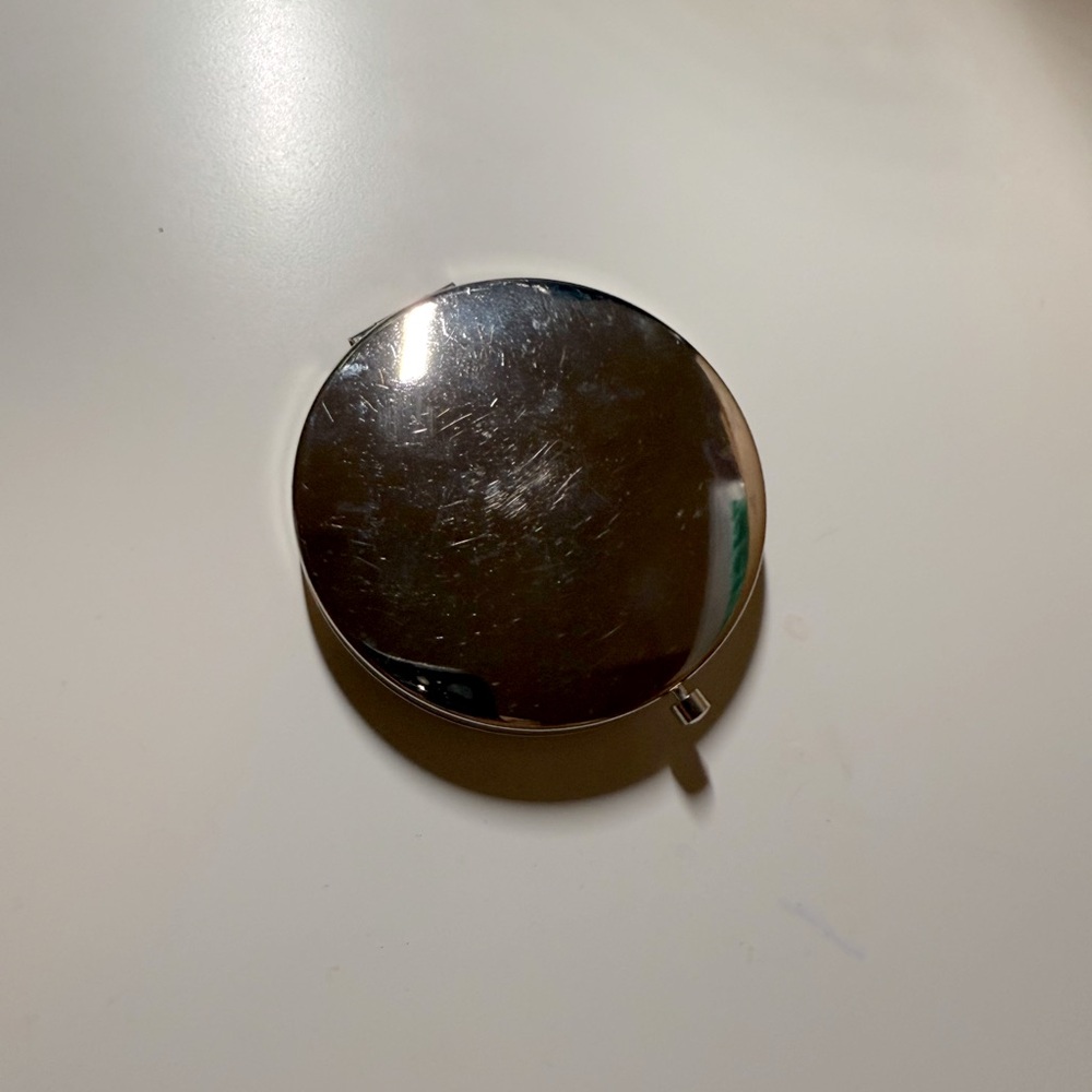 Compact Mirror - Picture 3 of 3